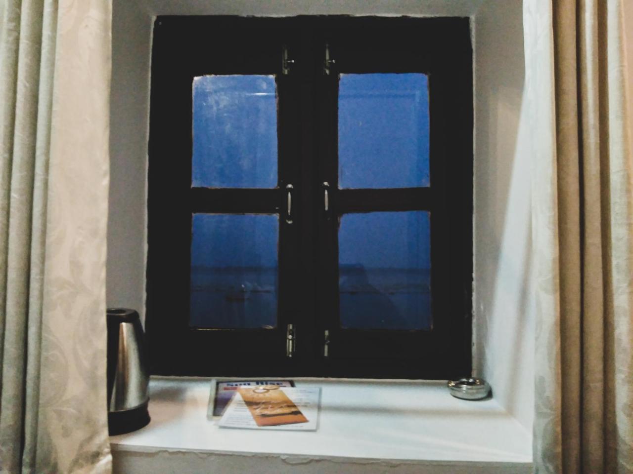 Dwivedi Hotels Hotel Elena Varanasi Bagian luar foto
