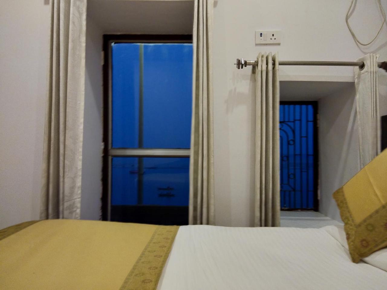 Dwivedi Hotels Hotel Elena Varanasi Bagian luar foto