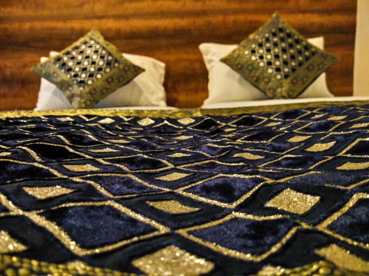 Dwivedi Hotels Hotel Elena Varanasi Bagian luar foto
