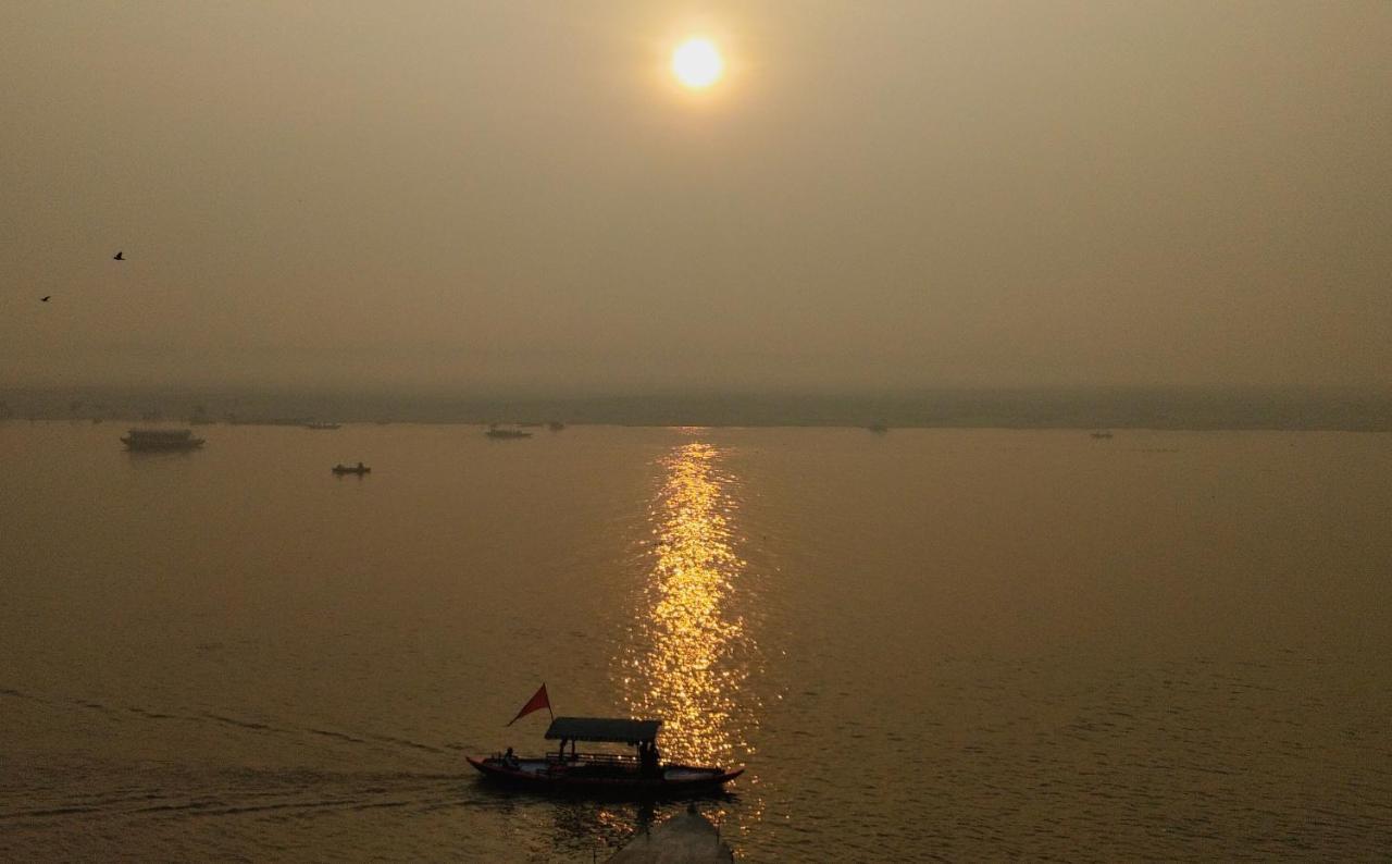 Dwivedi Hotels Hotel Elena Varanasi Bagian luar foto