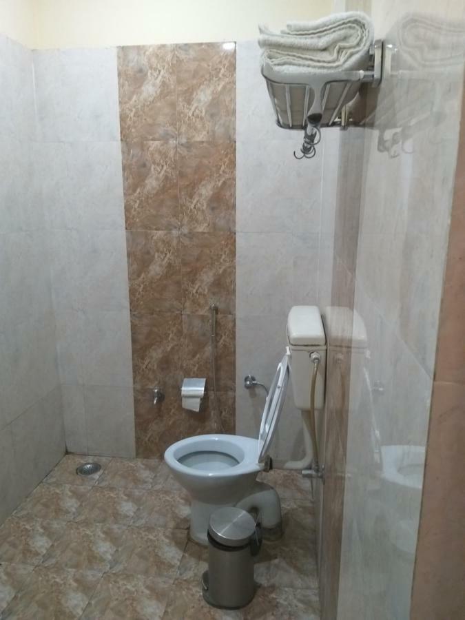 Dwivedi Hotels Hotel Elena Varanasi Bagian luar foto