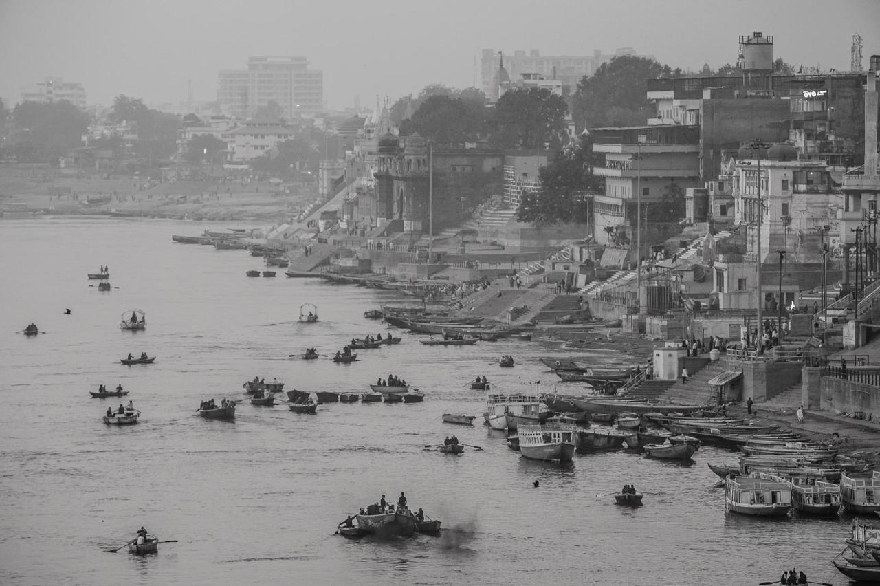 Dwivedi Hotels Hotel Elena Varanasi Bagian luar foto